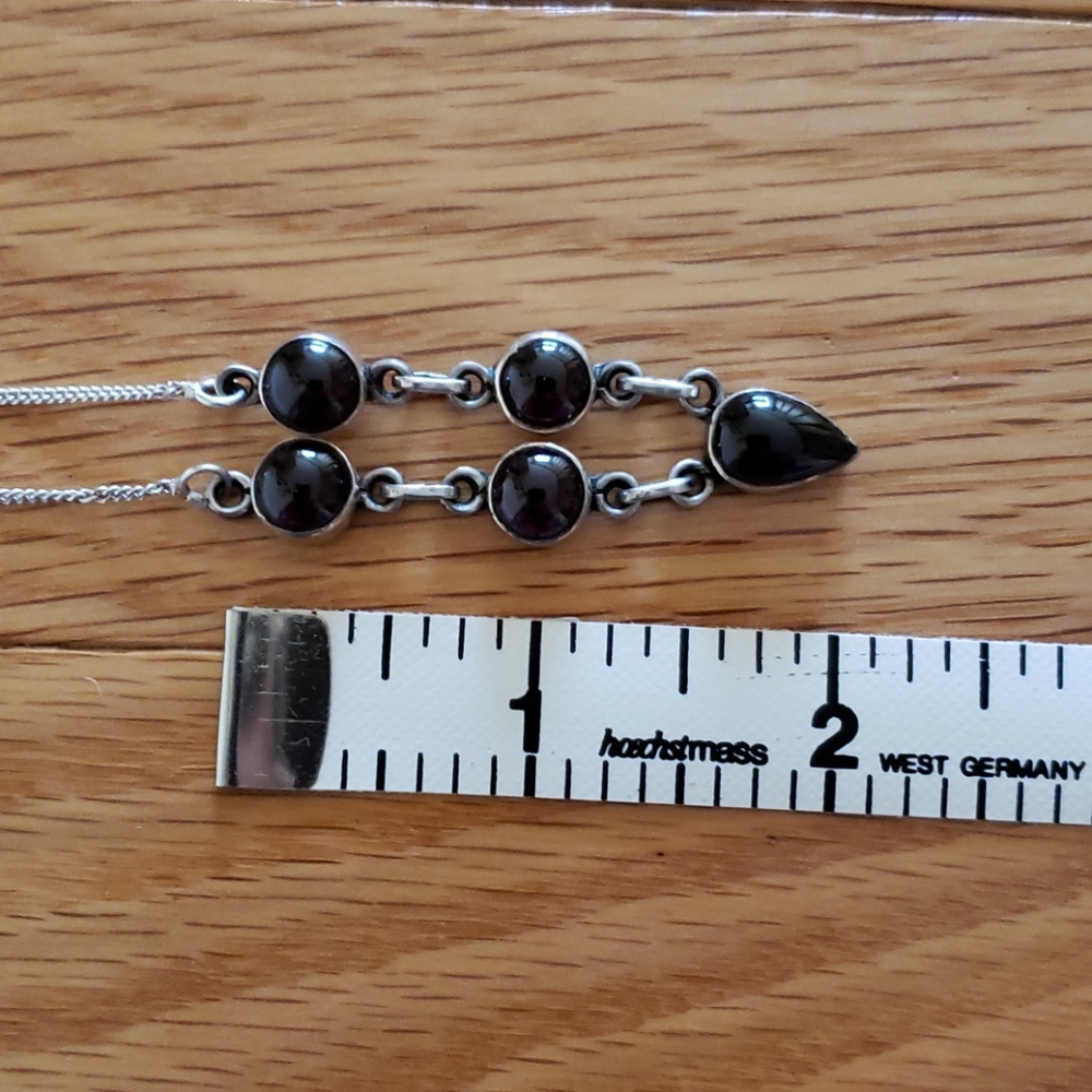 Women's Garnet‎ Colored Stones with Silver Necklace - Picture 5 of 7